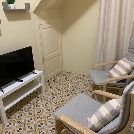 La Vista Al Di Sopra Dei Tetti Apartment *